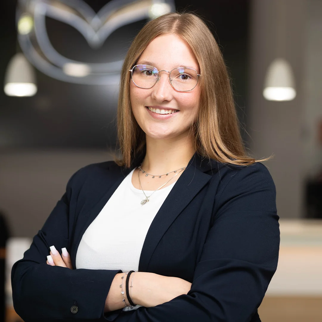 Elisa Schmidt - Auszubildende Automobilkauffrau beim Autohaus Hempel in Braunschweig.